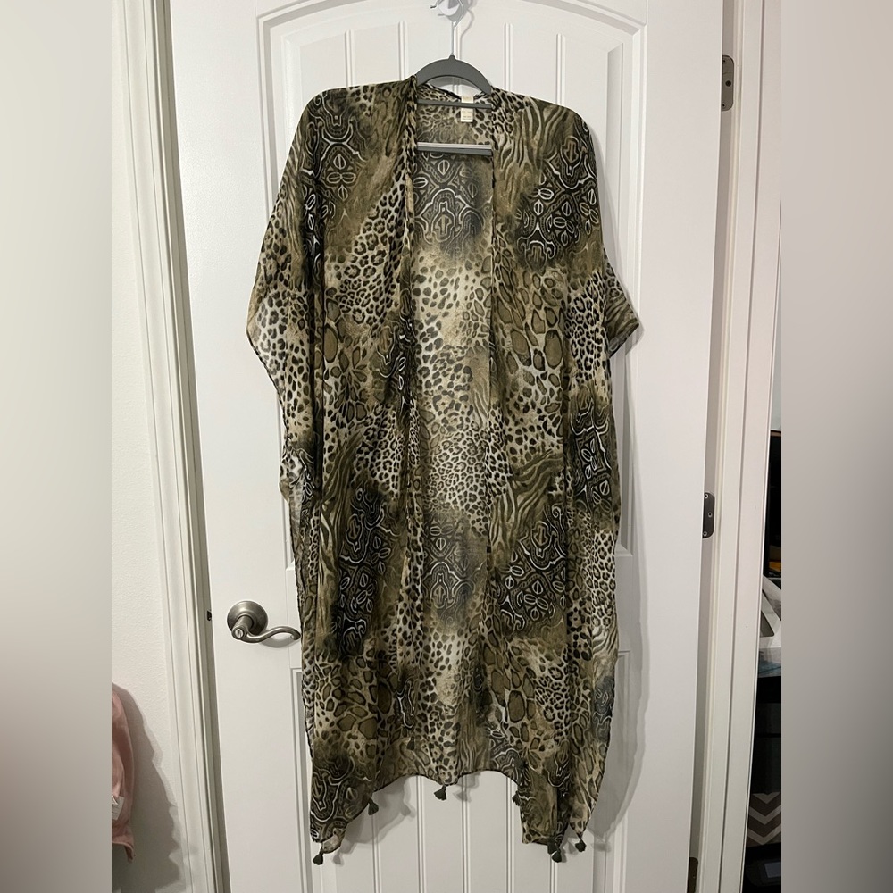 EST 1946 cheetah Shawl